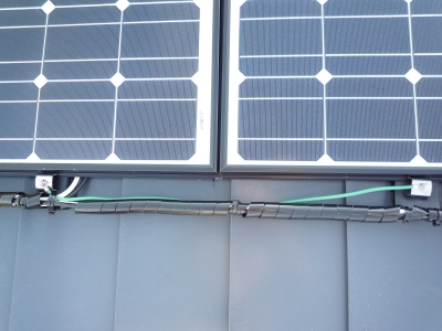 太陽光発電設置工事～屋根上配線状況